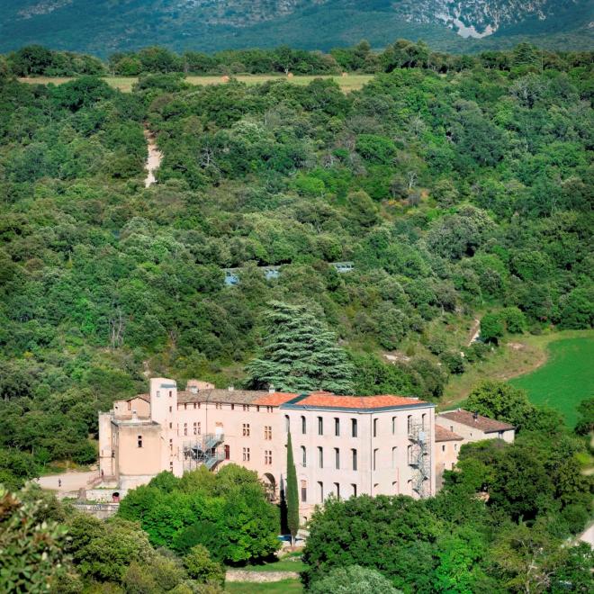 Chateau De L'environnement - Vacances Léo Lagrange Buoux Photos